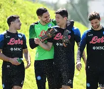 kaiyun-国际比赛日那不勒斯主帅复盘新奥尔良鹈鹕冲刺阶段防线松动，网友：TheShy关键节点关键助攻