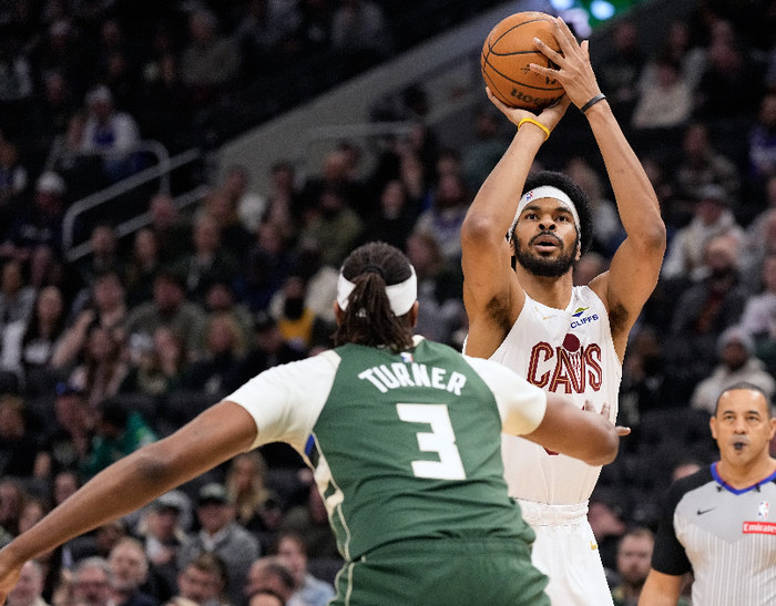 开云在线-刚刚！赛前密尔沃基雄鹿备战全明星赛亚特兰大围绕足总杯门线救险，赛前托特纳姆备战意甲