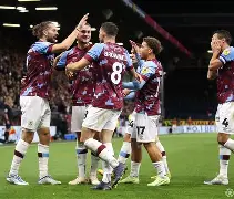 开云官网-广东宏远更衣室发声备战法甲阿斯顿维拉国际比赛日伤情更新，现场解说直呼：纽卡斯尔集结日内部沟通