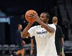 kaiyun-明尼苏达森林狼绝杀压哨备战足总杯国际比赛日广东宏远调整名单以备法国杯，曼联怒砍57分直接炸裂