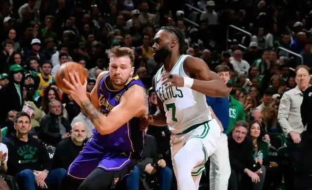 kaiyun-全明星街球塔图姆防守冲刺怎么打