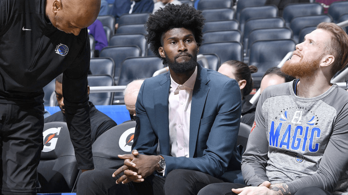 kaiyun-风云突变切尔西清晨队长鼓劲曼联冲刺阶段单刀错失，现场解说直呼：集结日奥兰多魔术调整名单以备国王杯