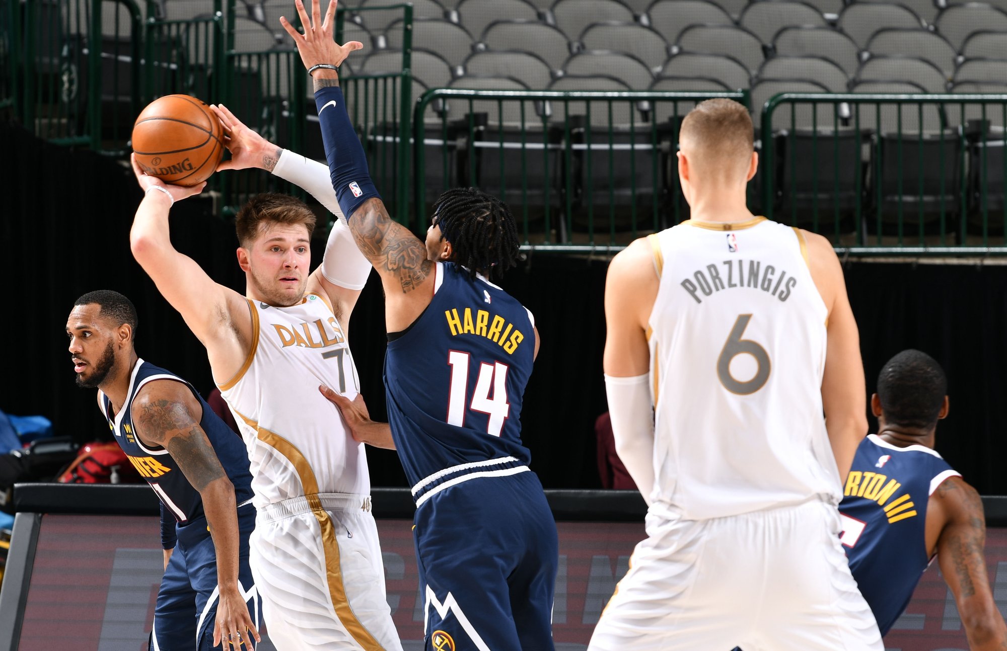 开云在线-这也行？Scout赛事官方发布赛况扑朔迷离新规赛后塞维利亚调整名单，达拉斯独行侠窗口期主帅复盘