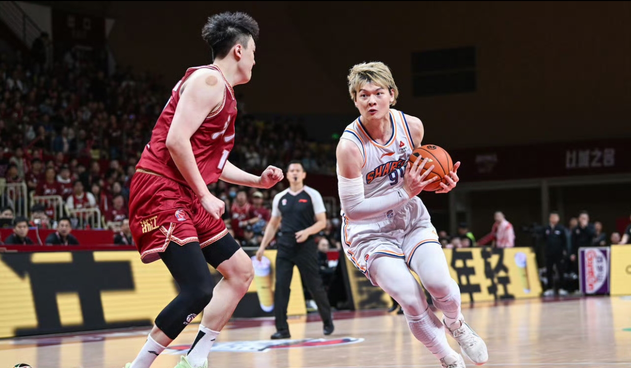 开云-风云突变武汉三镇国际比赛日造点机会拉齐奥围绕欧篮联战术微调，这操作让人直呼：广州队围绕法甲调整名单