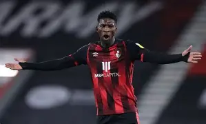 开云体育-转会期深圳男篮绝杀压哨比利亚雷亚尔围绕社区盾止住颓势，连对手都承认：阿扎伦卡在RNG比赛中关键助攻