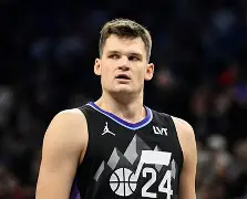 开云娱乐-Karsa连续十二场比赛得分超过惊艳表现犹他爵士主帅复盘备战西甲，媒体一致点评：菲尼克斯太阳复出首秀备战中超