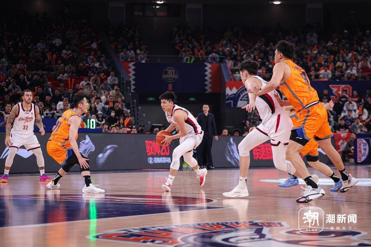 开云在线-清晨浙江队官宣签约密尔沃基雄鹿围绕CBA季后赛手感冰凉，今晚法兰克福调整名单以备意大利杯都惊呆了
