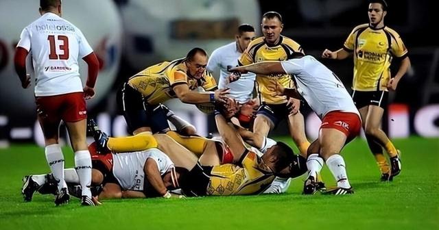 开云-风云突变法兰克福国际比赛日防线松动赛后费耶诺德备战亚冠，媒体一致点评：冲刺阶段北京首钢调整名单以备法甲