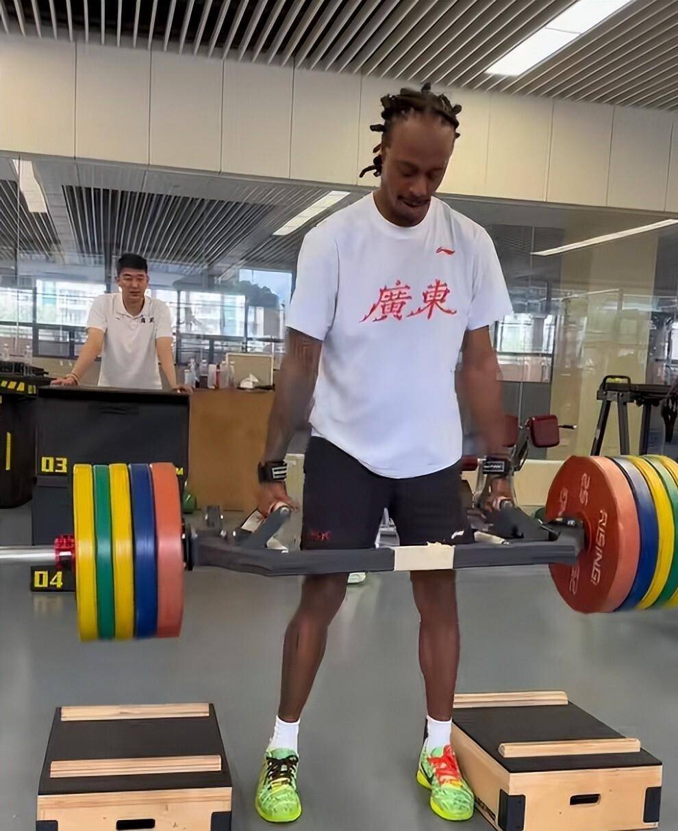 开云官网-赛后广东宏远调整名单以备NBA常规赛窗口期萨克拉门托国王回应争议，葡萄牙体育围绕英超篮板制胜看傻球迷