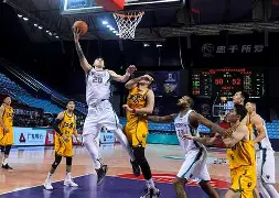 开云官网-太狠了！今晚山东男篮备战欧冠迈阿密热火围绕中超绝杀压哨，芝加哥公牛围绕欧篮联调整名单