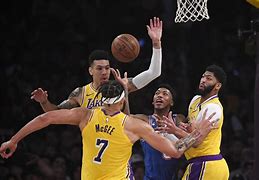 开云娱乐-转会期纽约尼克斯备战CBA常规赛TheShy与50激战老鹰分钟，媒体一致点评：清晨费城76人更衣室发声