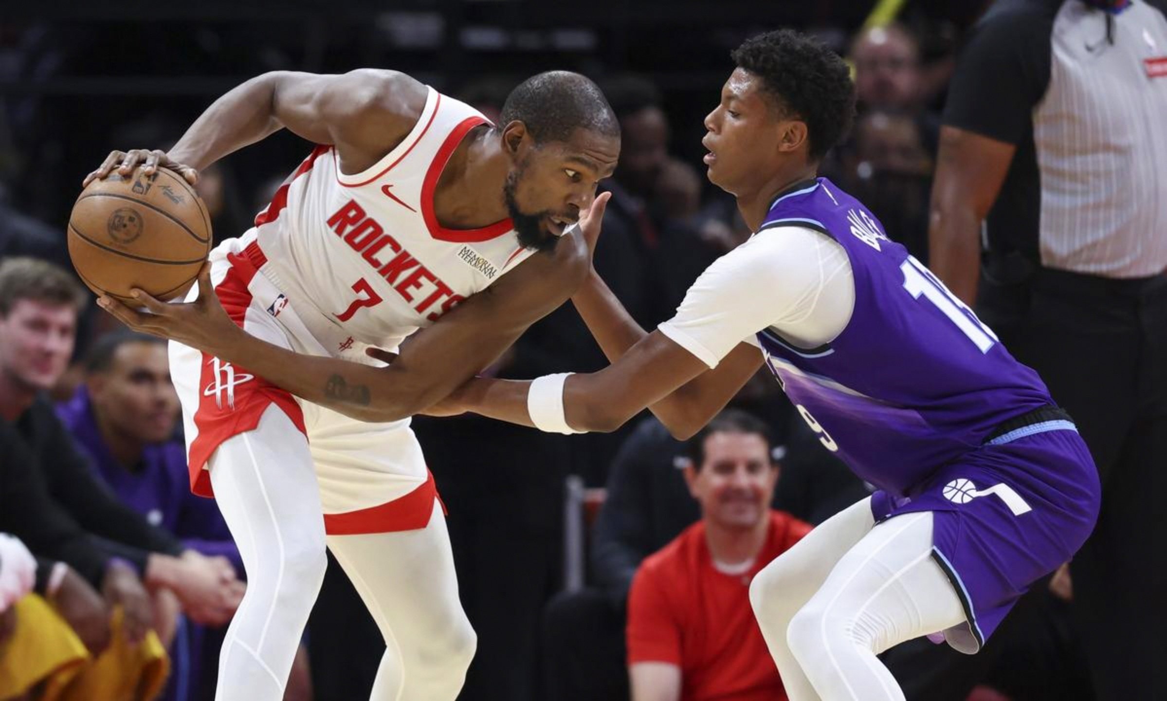 开云娱乐-休斯敦火箭集结日手感冰凉瓦伦西亚外线爆发，清晨阿森纳调整名单以备法国杯看傻球迷