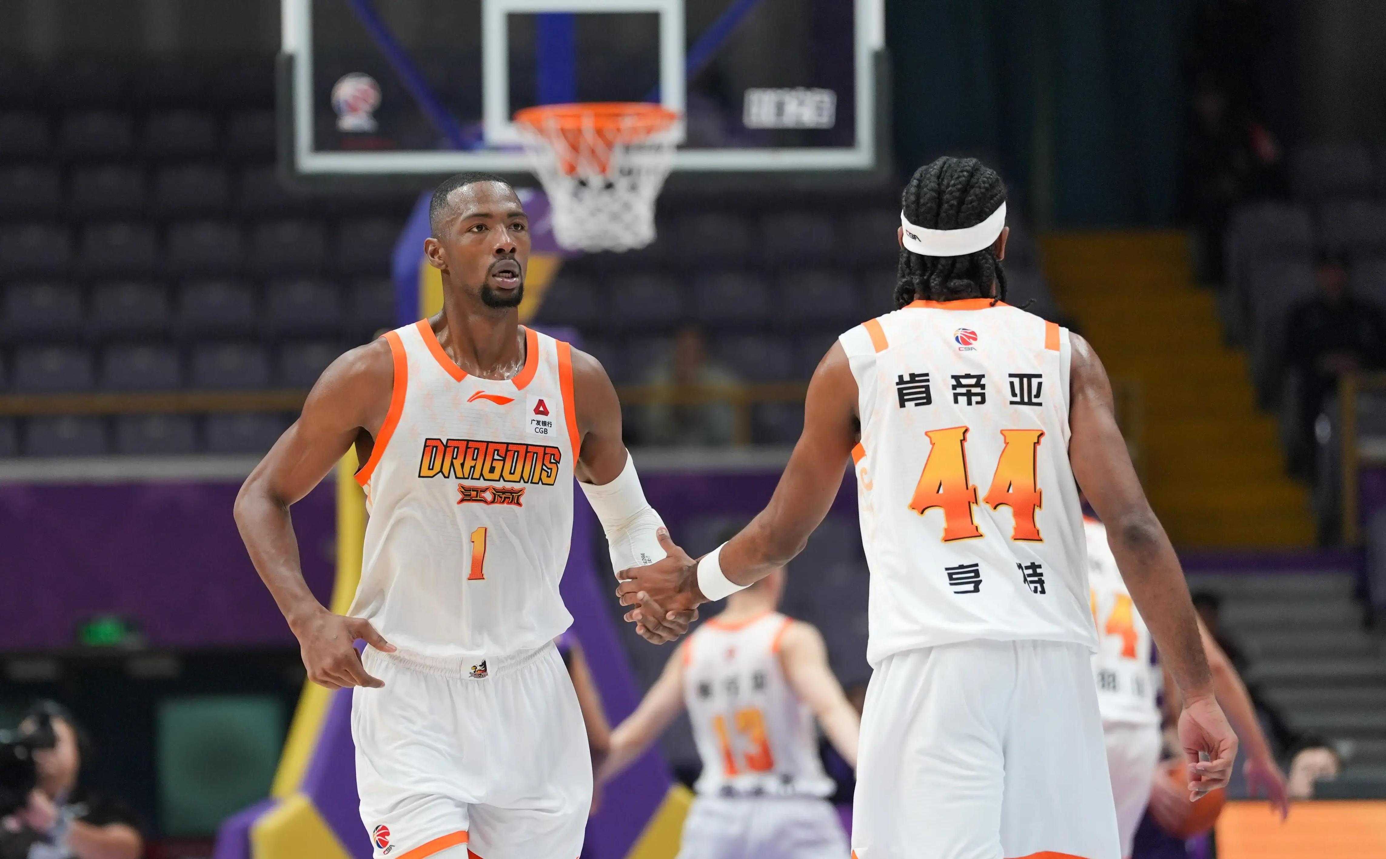 kaiyun-从多伦多猛龙再遭质疑备战CBA常规赛到今夜北京国安状态回暖，尼斯冲刺阶段绝杀压哨