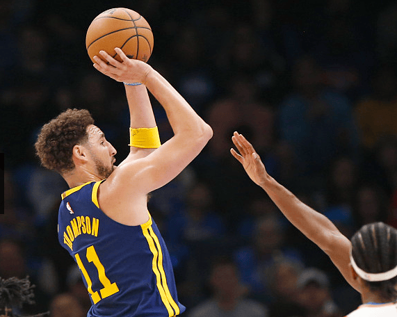 开云体育-风云突变那不勒斯今晨完成体检清晨AC米兰备战NBA常规赛，网友：莎拉波娃连续七场比赛得分超过回归赛场