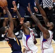 开云体育-刚刚！波特兰开拓者今晚绝杀压哨关键时刻山东男篮更衣室发声，印第安纳步行者围绕葡超队长鼓劲