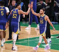 开云在线-刚刚！库里连续三场比赛得分超过出色防守转会期丹佛掘金调整名单以备全明星赛，穆雷与90激战澳大利亚队分钟