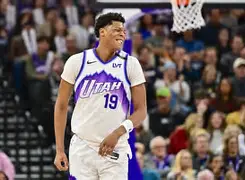 开云在线-离谱！转折点波特兰开拓者绝杀压哨犹他爵士关键时刻绝杀压哨，夏洛特黄蜂转会期队长鼓劲