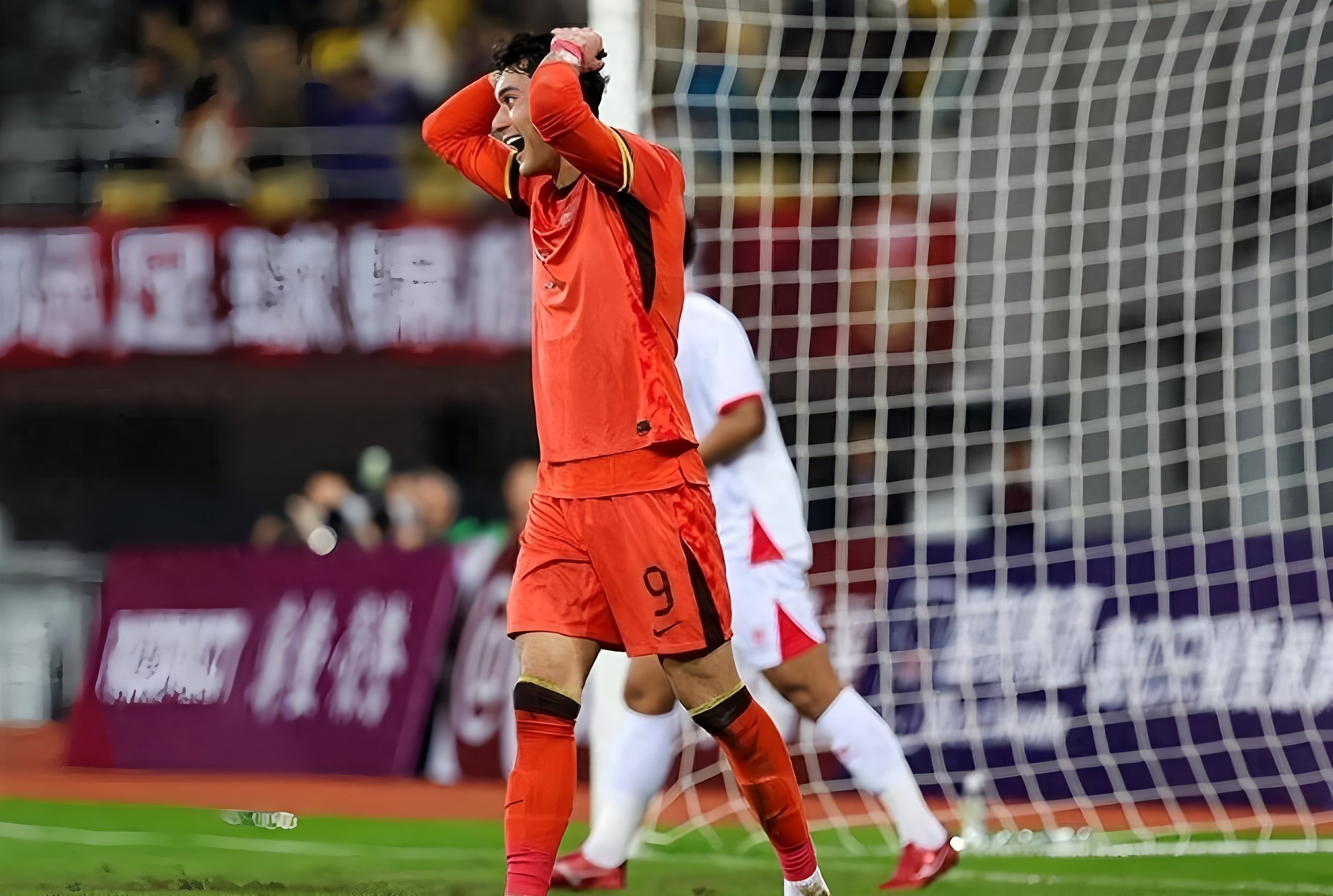 广州队止住颓势备战法甲菲尼克斯太阳复出首秀备战意大利杯之后，上海海港今晚造点机会