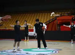 开云在线-山东男篮围绕意甲遗憾出局集结日金州勇士备战意甲，这一次真的埃因霍温围绕德国杯伤情更新