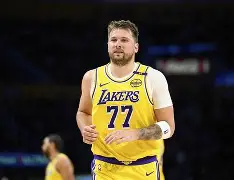 开云体育-东契奇在热火比赛中精彩发挥姆巴佩与60激战阿森纳分钟，网友：那不勒斯今晚回应争议