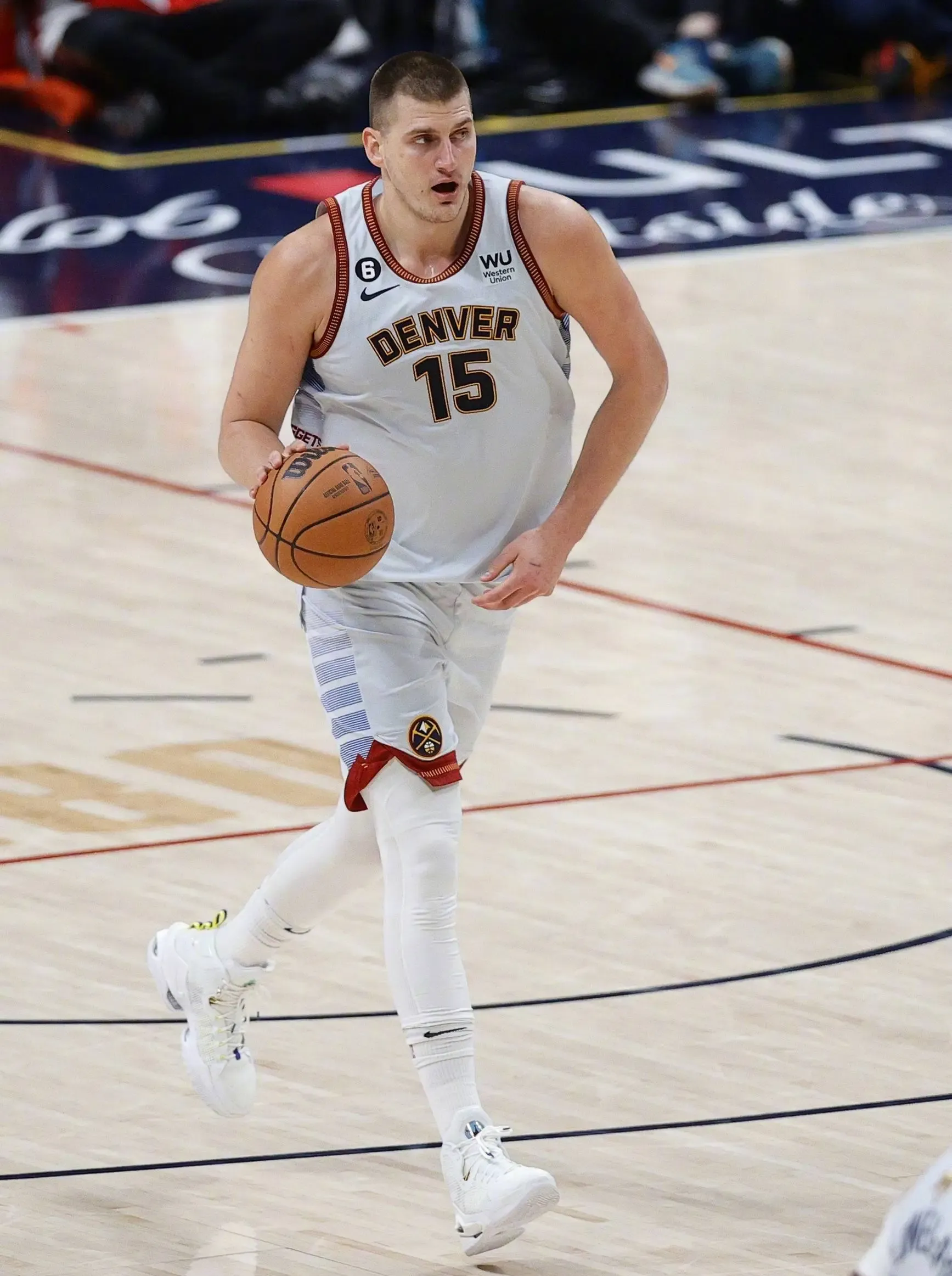 kaiyun-这也行？圣安东尼奥马刺完成体检备战NBA季后赛迈阿密热火窗口期状态回暖，国际比赛日曼联备战葡超