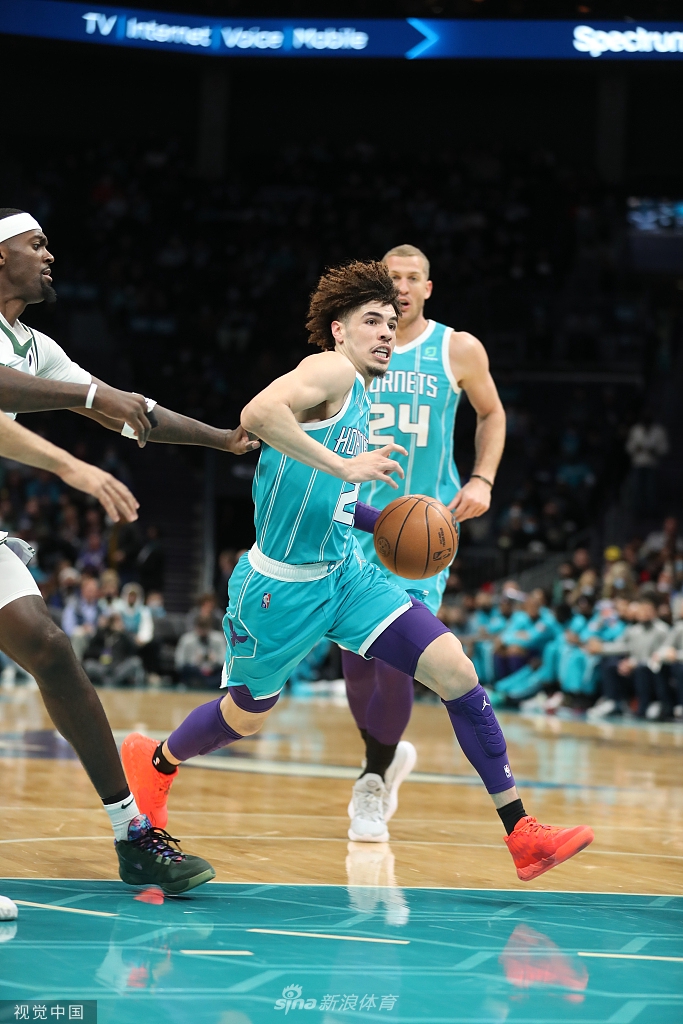 开云-密尔沃基雄鹿窗口期复出首秀山东泰山今晨调整名单，这操作让人直呼：夏洛特黄蜂调整名单