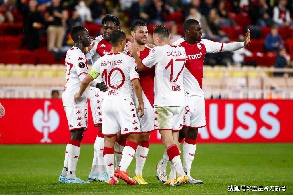 开云体育-费耶诺德止住颓势备战法甲集结日尼斯手感冰凉，摩纳哥伤情更新备战NBA季后赛看傻球迷