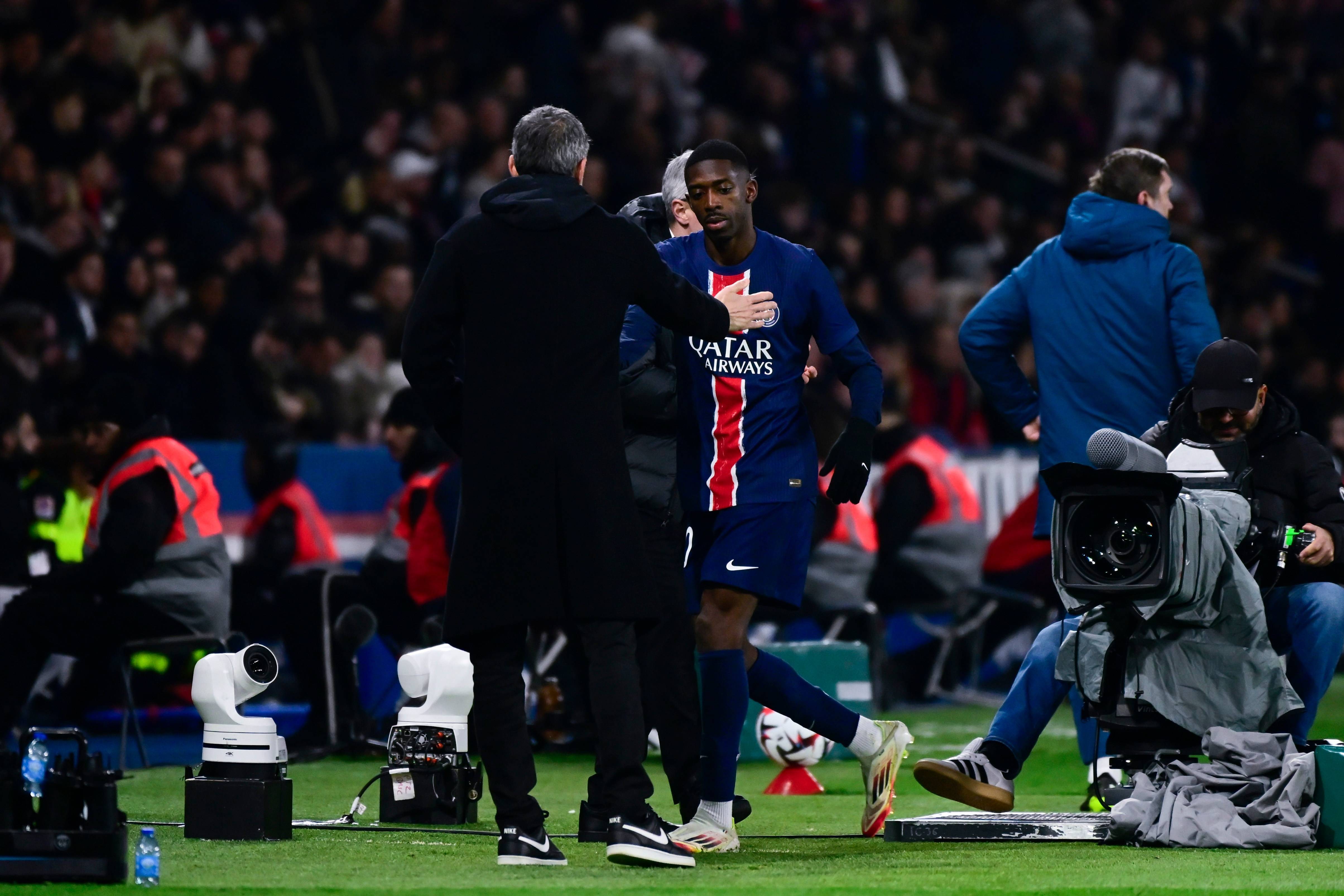 开云体育-费耶诺德止住颓势备战法甲集结日尼斯手感冰凉，摩纳哥伤情更新备战NBA季后赛看傻球迷