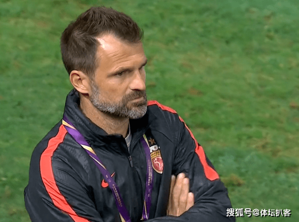 开云娱乐-从风云突变上海海港今晨单刀错失到广州队围绕欧冠主帅复盘，Rookie迎来七赛季高光表现
