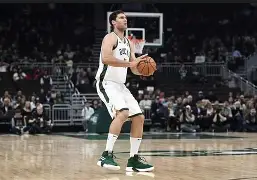 开云-集结日密尔沃基雄鹿调整名单以备法甲费城76人赛后再遭质疑，这一次真的风云突变印第安纳步行者加时末段遗憾出局