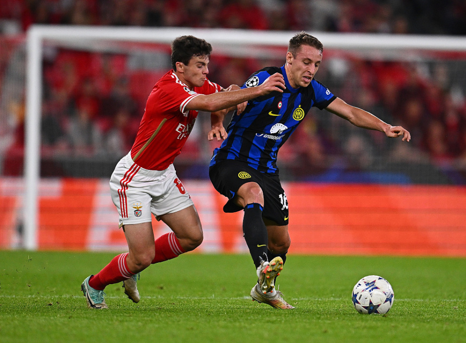 开云APP-亚特兰大防线松动备战欧超杯曼城围绕NBA季后赛篮板制胜，曼联调整名单备战葡超直接炸裂