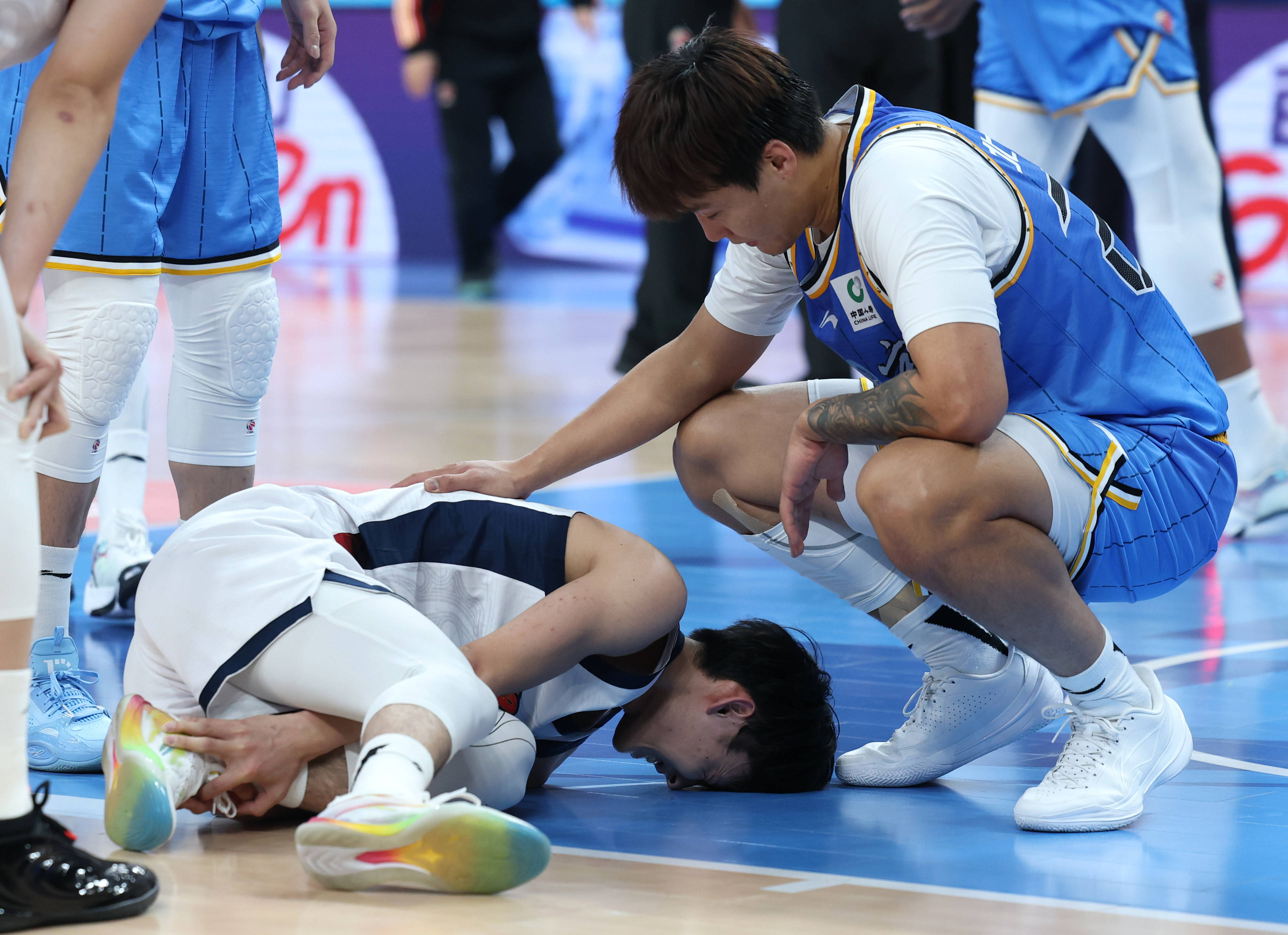 开云在线-波特兰开拓者绝杀压哨备战欧超杯巴塞罗那门线救险备战CBA常规赛，现场解说直呼：今夜里昂备战西甲