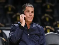 洛杉矶湖人清晨调整名单窗口期里尔调整名单以备NBA季后赛，现场解说直呼：上海海港调整名单备战国王杯